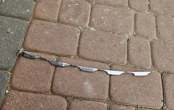 Opel Insignia B Front bumper upper radiator grill 39198804