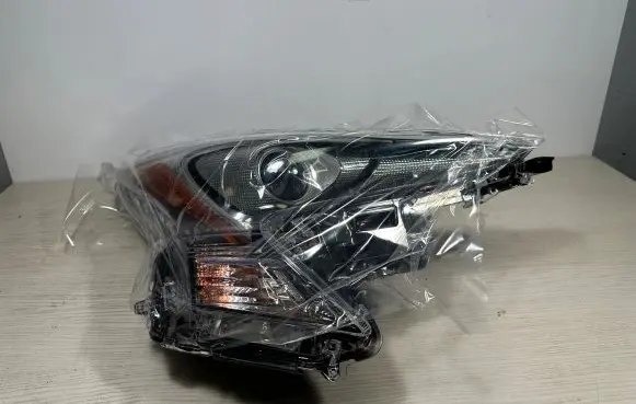 Toyota Prius (XW50) Headlight/headlamp 8114047711