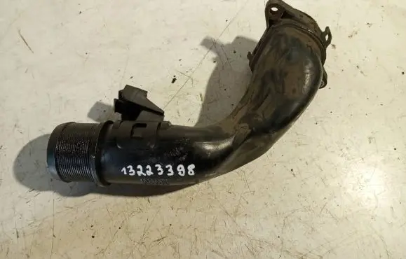 Opel Zafira B Intercooler hose/pipe 13223398