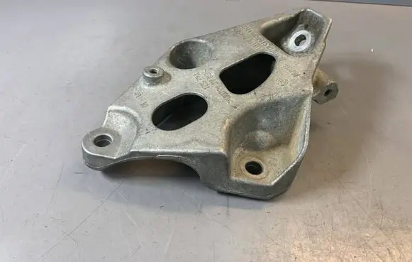 BMW 1 F20 F21 Engine mounting bracket 6859415 22116859415