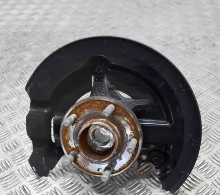 Ford Focus Front wheel hub AV613K170