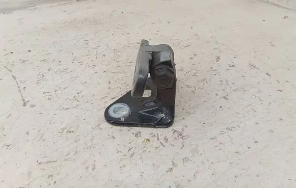 Mercedes-Benz E W211 Front door upper hinge