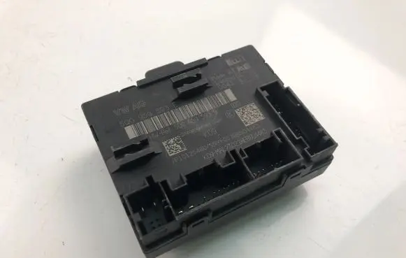 Volkswagen Golf VII Other control units/modules 5Q0959593E