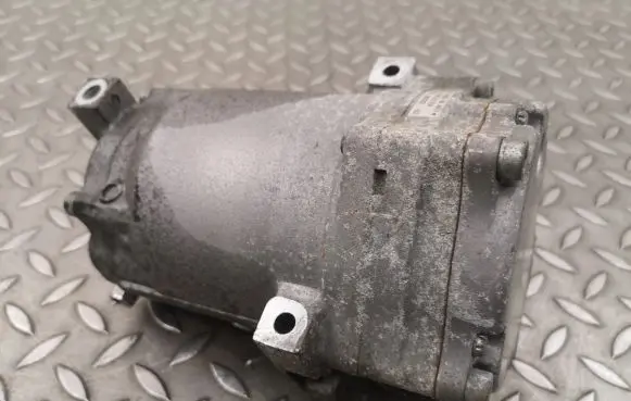 Infiniti Q50 Air conditioning (A/C) compressor (pump) 926004GA0A