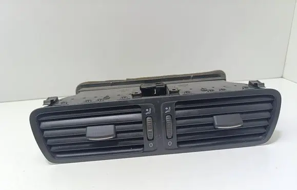 Volkswagen PASSAT B6 Dash center air vent grill 3C2819728D