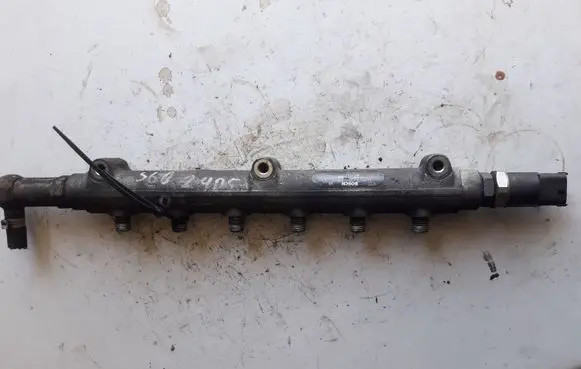 Volvo S60 Fuel distributor 0445215010