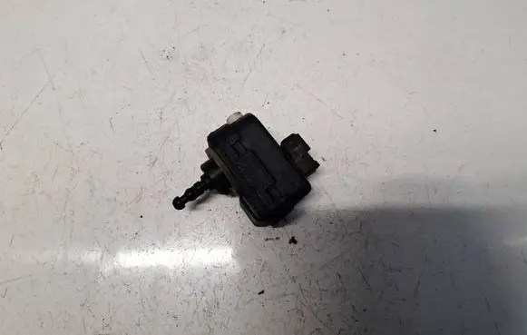 Toyota Yaris Headlight level adjustment motor 