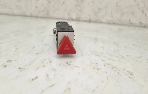 Volkswagen PASSAT B6 Hazard light switch 3C0953509