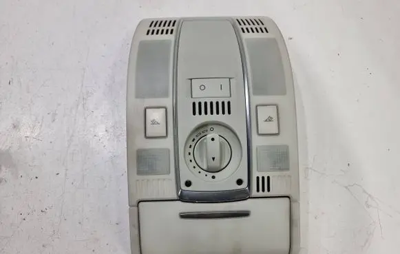 Audi A6 S6 C6 4F Front seat light 4F0947135BE