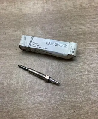 Volkswagen Polo IV 9N3 Glow plug N10140105 GN855