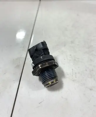 Fuel pressure sensor