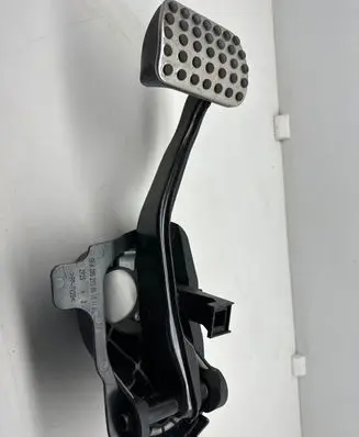 Mercedes-Benz C W205 Brake pedal A2052920515 2925