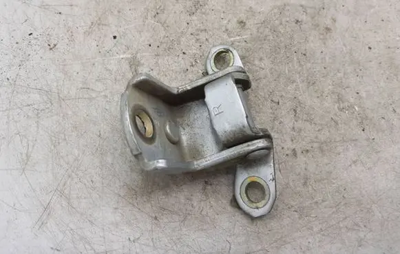 Nissan X-Trail T30 Rear door upper hinge NOCODE