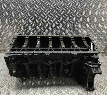 BMW 3 E90 E91 Engine block 7558325