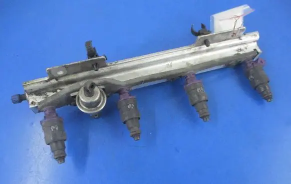 Volvo S40, V40 Fuel main line pipe