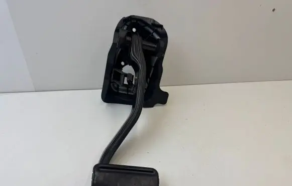 Mercedes-Benz C AMG W205 Brake pedal A2052920308
