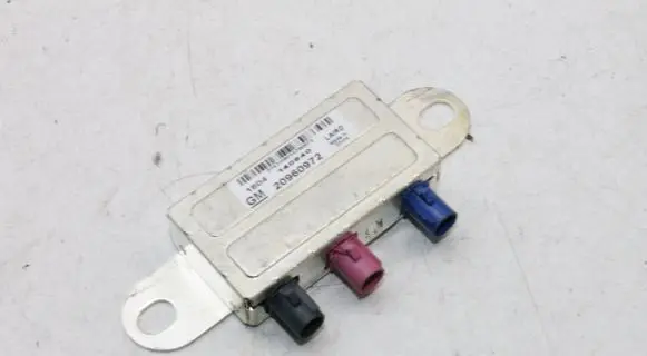 Cadillac Escalade Aerial antenna amplifier 20960972