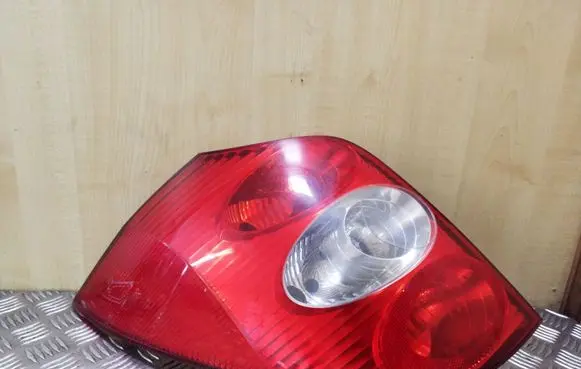 Renault Laguna II Rear/tail lights 8200002471