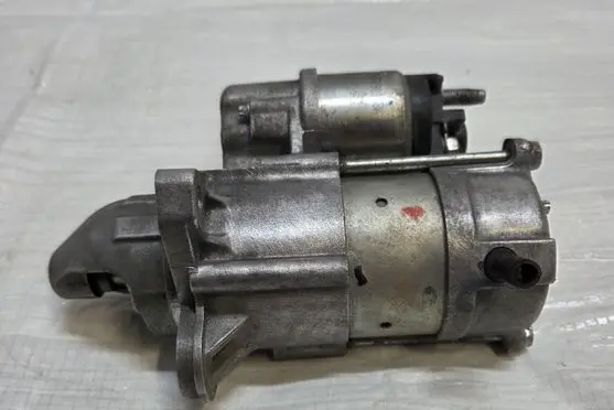 Opel Zafira C Starter motor 55569252