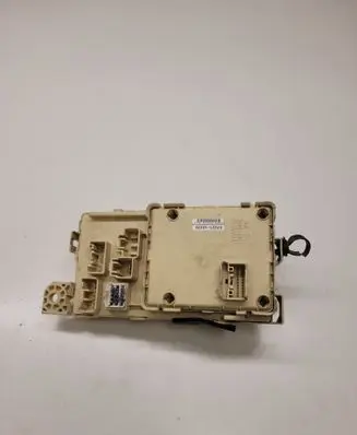 Toyota Avensis Verso Fuse module 8922144030