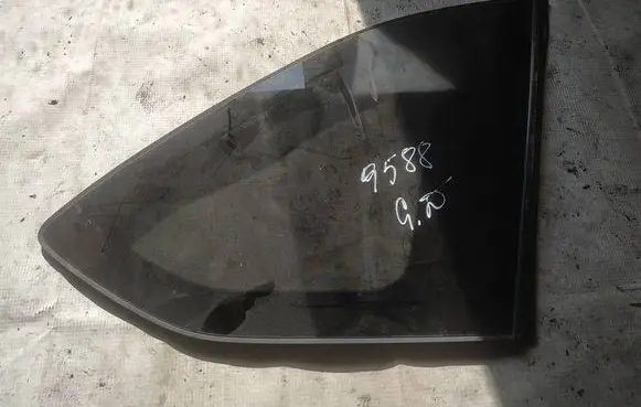 Honda FR-V Rear side window