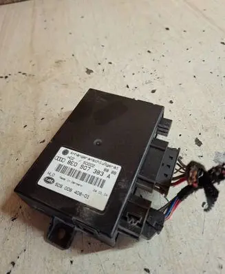 Volkswagen Caddy Tow bar trailer control unit/module 8E0907383A S0002 5DS00840801