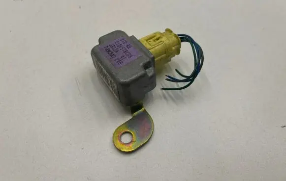 Mazda Premacy Airbag deployment crash/impact sensor C10057KC0B S1SRH