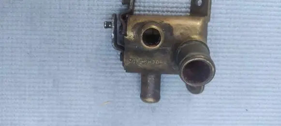 Mercedes-Benz COMPAKT W115 Engine coolant pipe/hose