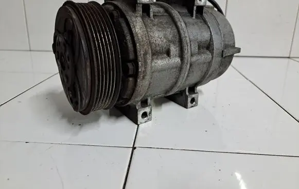 Volvo S60 Air conditioning (A/C) compressor (pump) 8708581