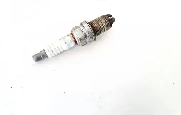 Volkswagen Golf IV Spark plug 