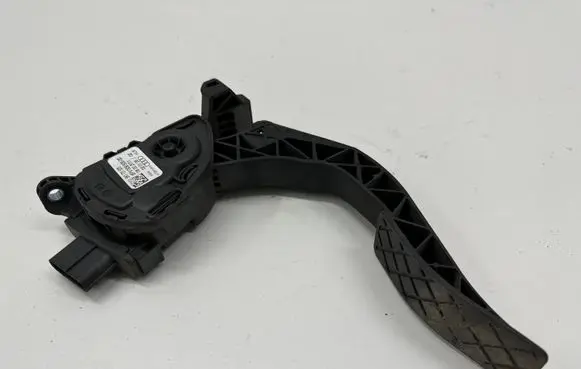 Audi A4 S4 B8 8K Accelerator throttle pedal 8K1721523