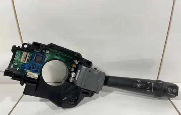 Volvo V70 Wiper control stalk 30768101 05W17J