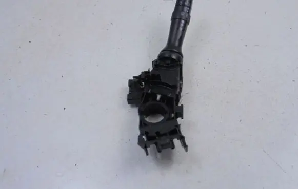 Wiper turn signal indicator stalk/switch