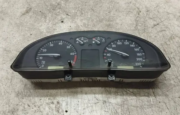 Volkswagen PASSAT B5 Speedometer (instrument cluster) 3B0919860