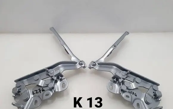 Audi A3 S3 8V Engine bonnet/hood hinges 8V0823302 8V0823301
