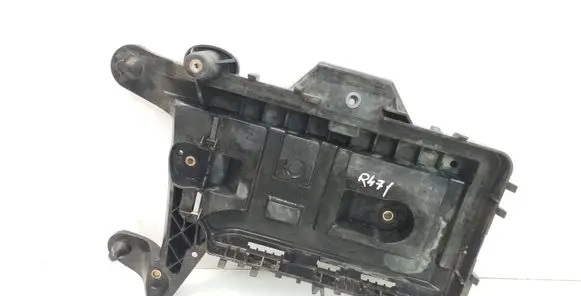 Volkswagen Caddy Battery box tray 1K0915333H