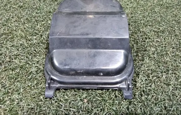 Headlight/headlamp dust cover