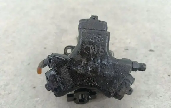 Mercedes-Benz S W220 Fuel injection high pressure pump BOSCH