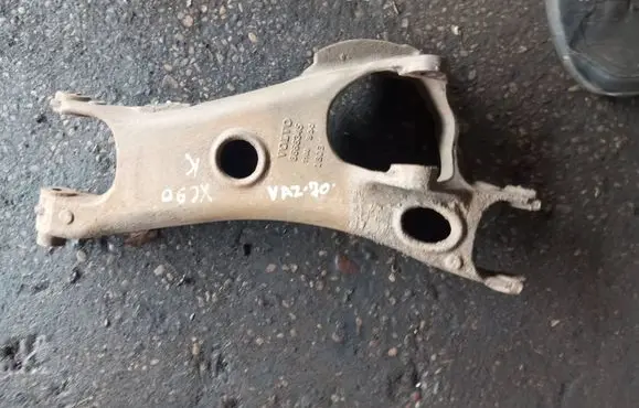 Volvo XC90 Rear upper control arm/wishbone 8686345