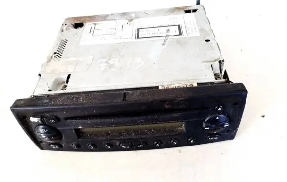 Iveco Daily 30.8 - 9 Radio/CD/DVD/GPS head unit 7607005081