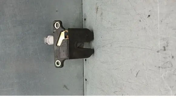Audi A4 S4 B5 8D Tailgate/trunk/boot lock/catch/latch 8D5827505D