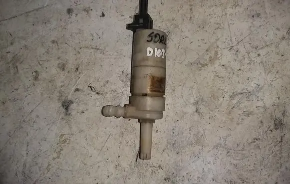KIA Sorento Windscreen/windshield washer pump
