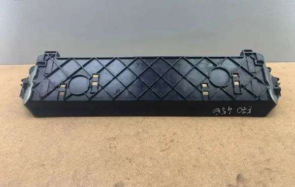 BMW X5 E70 Radiator trim 7795909 17117795909