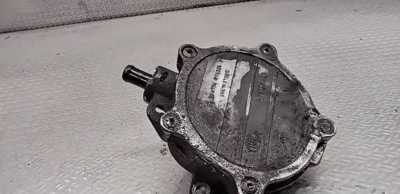 Audi A6 S6 C6 4F Vacuum pump 06E145100C