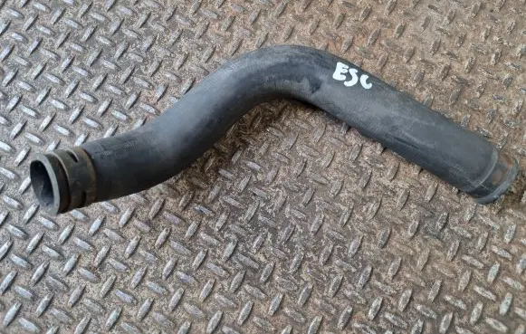 Cadillac Escalade Engine coolant pipe/hose 15769077