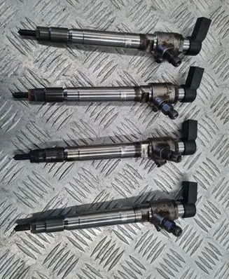 Fuel injectors set