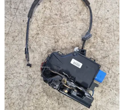 Volkswagen Touran I Front door lock 3D1837016