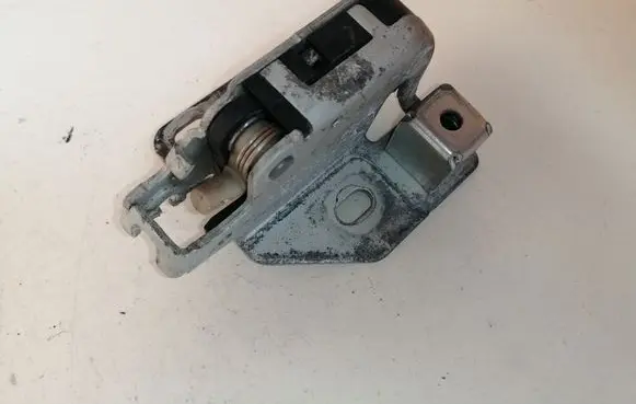 Loading door lock