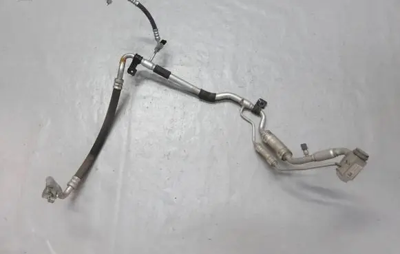 Air conditioning (A/C) pipe/hose