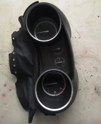 Alfa Romeo Giulietta Speedometer (instrument cluster) 50521894